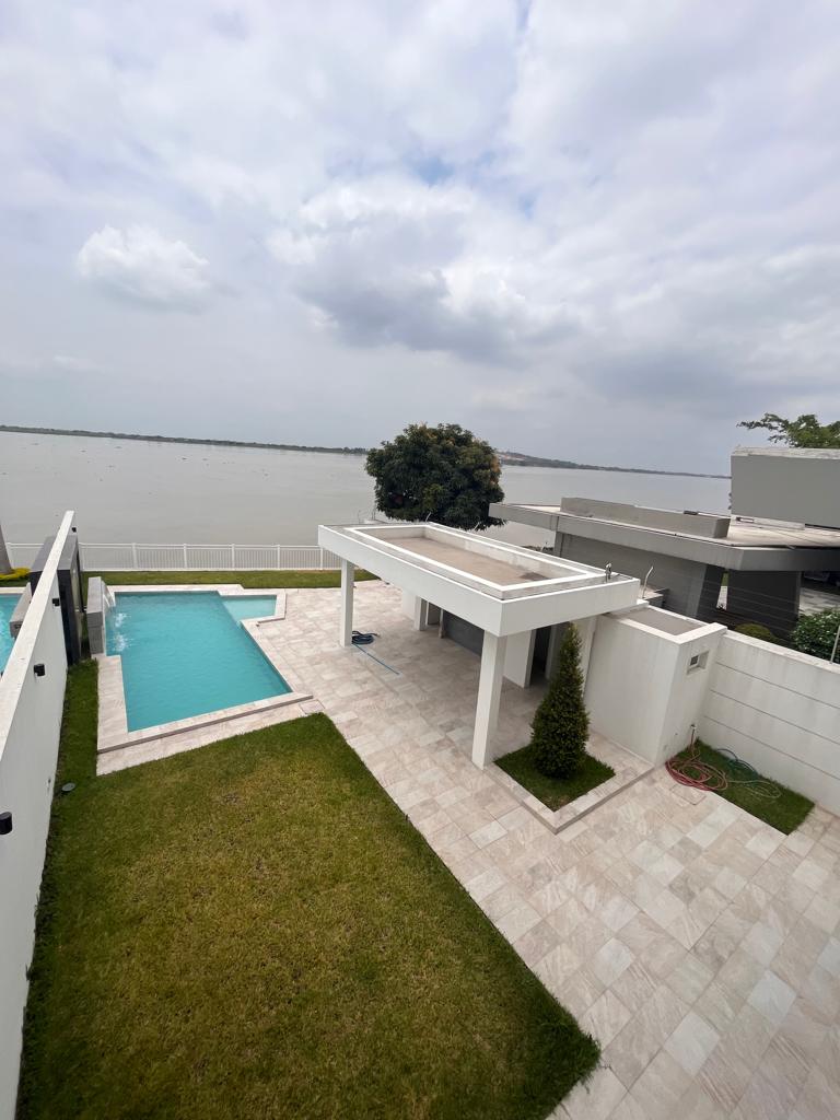 Casa estreno mocoli vista al rio