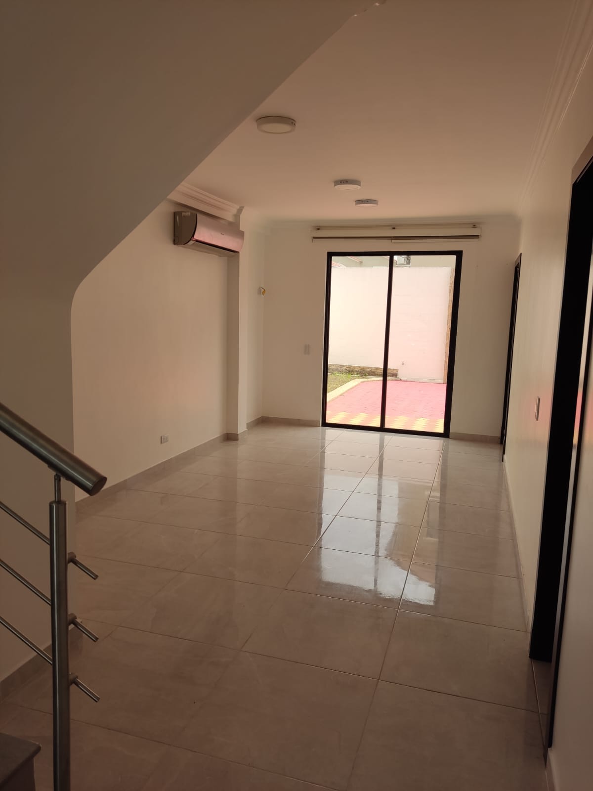 Samborondón Ciudad Celeste 12 Casa esquinera