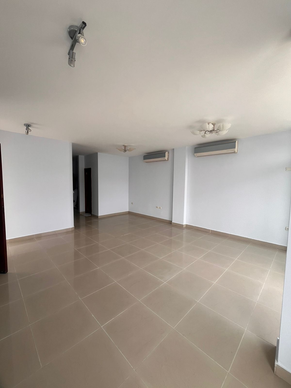 Departamento Entre Ríos 3 Lounge del edificio en planta baja